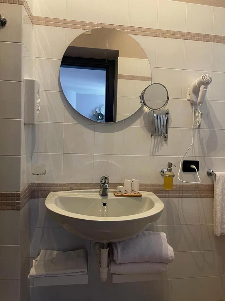 Sensole Locanda Contemporanea Monte Isola Chambre photo
